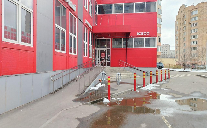 Сдам 490 м² с подъёмником фото