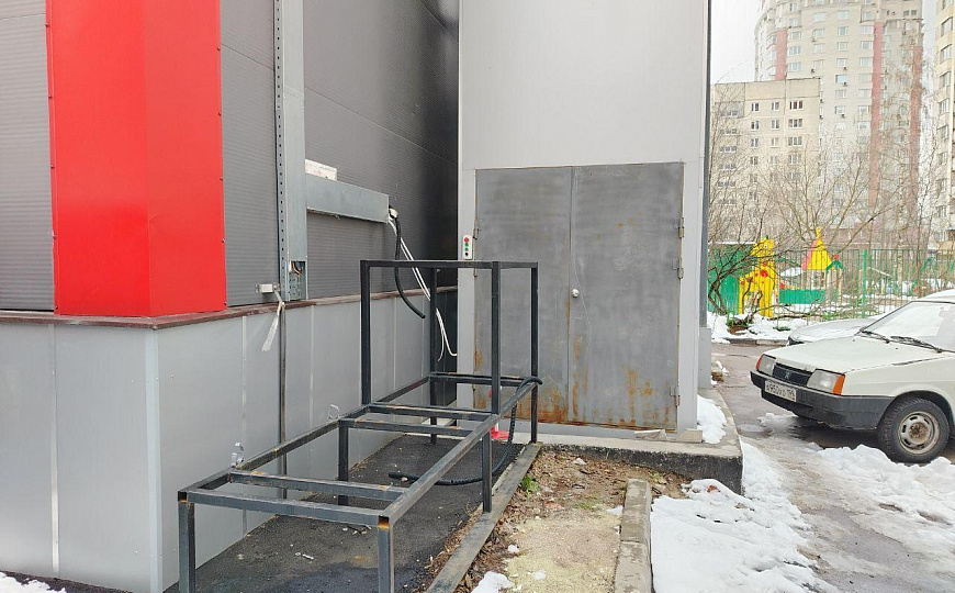 Сдам 490 м² с подъёмником фото