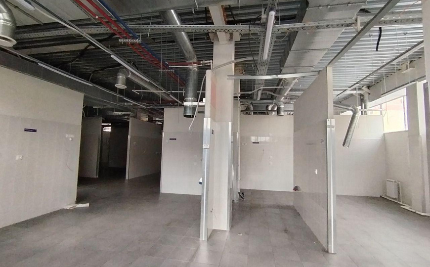 Сдам 490 м² с подъёмником фото