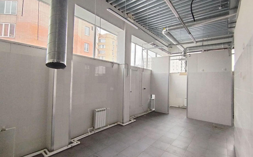 Сдам 490 м² с подъёмником фото