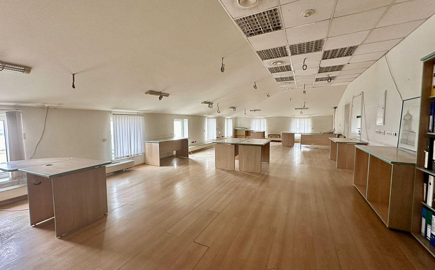 Сдам торговое помещение, 1 207,2 м² фото