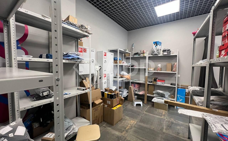 Продается помещение с готовым арендным бизнесом, 1 линия фото