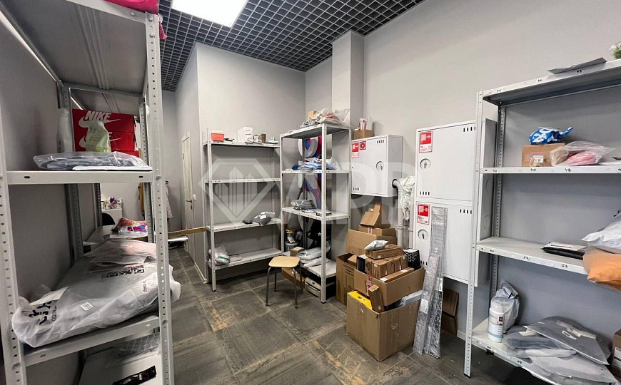 Продается помещение с готовым арендным бизнесом, 1 линия фото