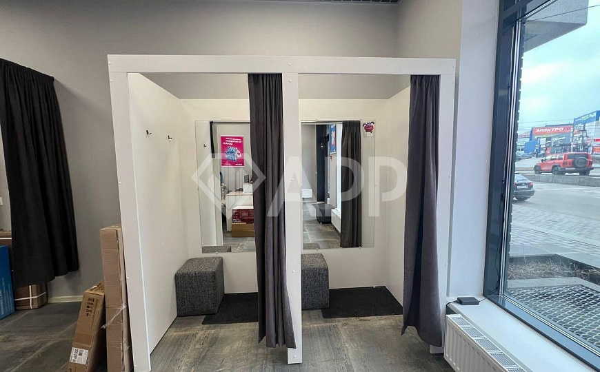 Продается помещение с готовым арендным бизнесом, 1 линия фото