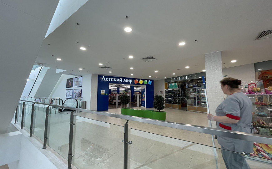 Сдам 1 этаж в ТЦ Парк Плаза, 259 м² фото