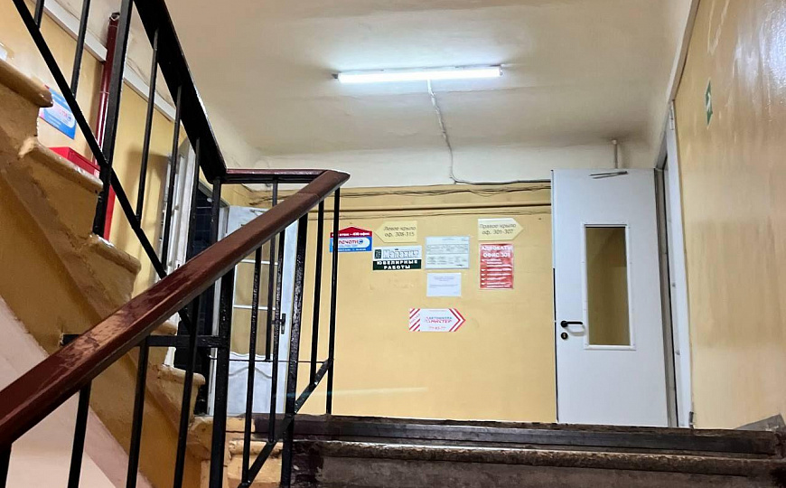 Здание на Московской, 4 этажа. фото
