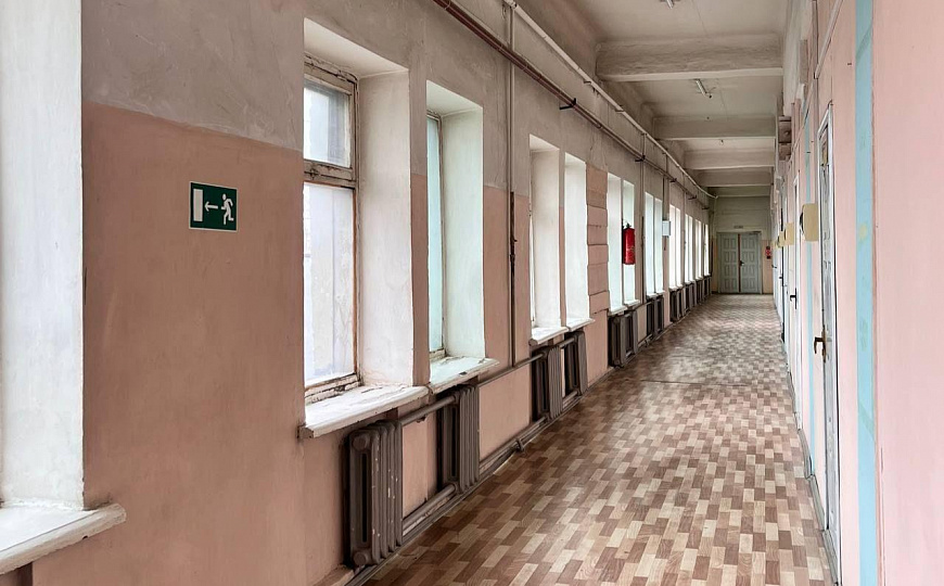 Здание на Московской, 4 этажа. фото