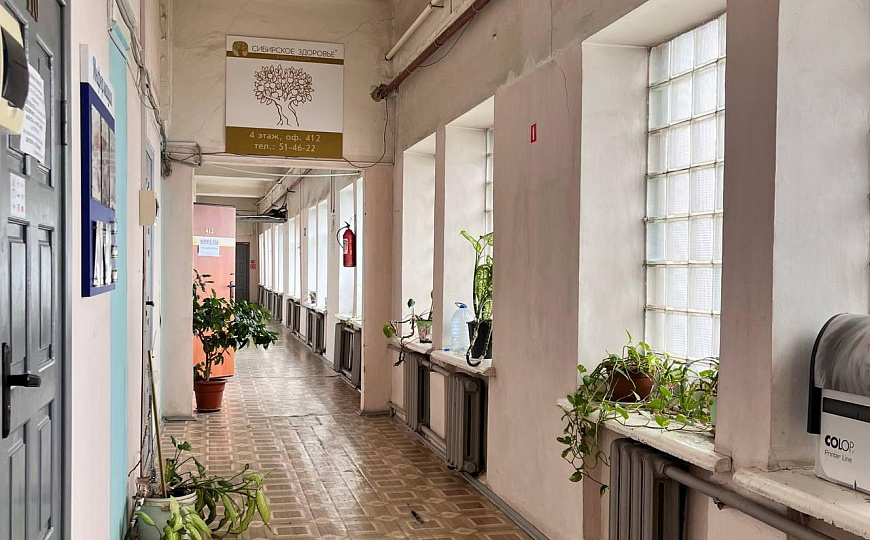 Здание на Московской, 4 этажа. фото