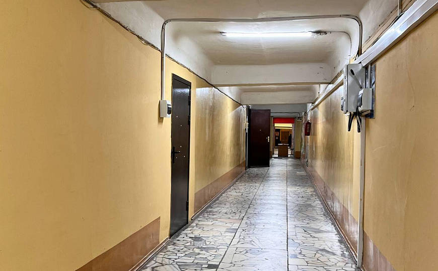 Здание на Московской, 4 этажа. фото