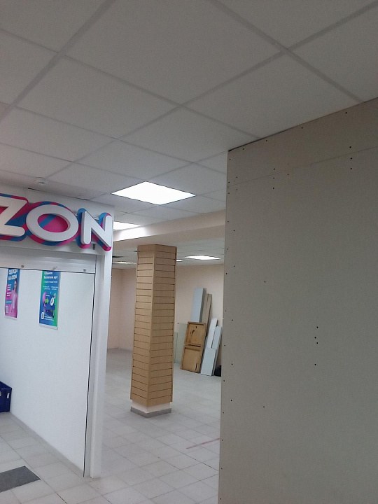 Помещение в торговом комплексе на Семи Ветрах 50 кв.м фото