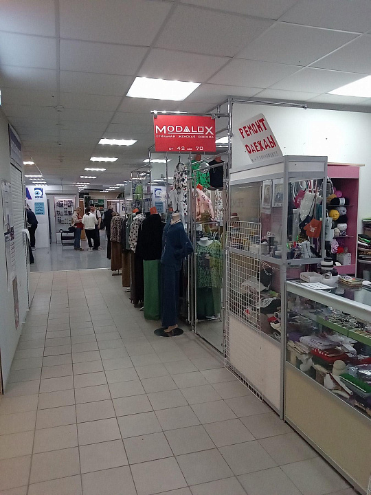 Помещение в торговом комплексе на Семи Ветрах 50 кв.м фото