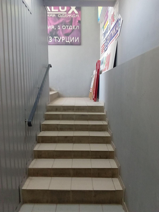 Помещение в торговом комплексе на Семи Ветрах 50 кв.м фото