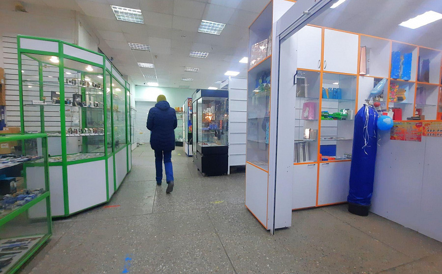  Торговый центр, 1 300 м² фото