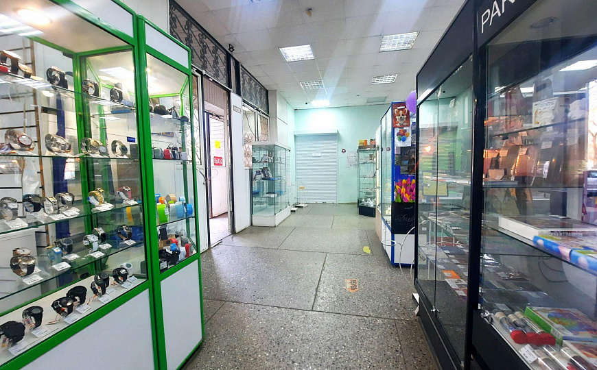  Торговый центр, 1 300 м² фото