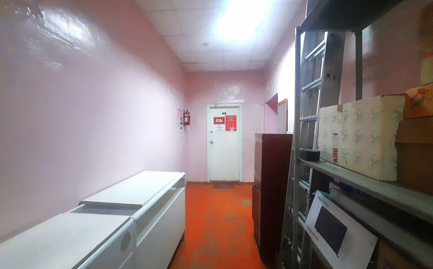  Торговый центр, 1 300 м² фото