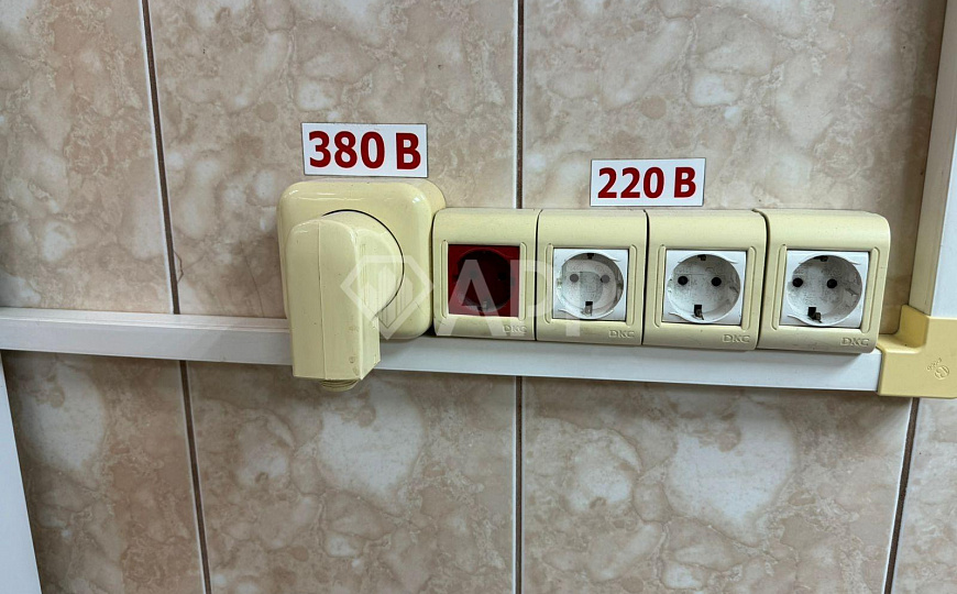 Аренда  помещения свободного назначения 105,9 м² фото