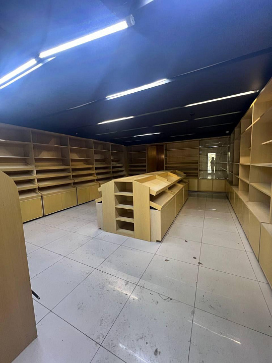 Аренда торговой площади 77 м2 на первой линии фото