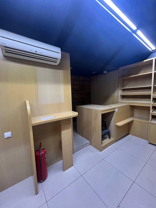 Аренда торговой площади 77 м2 на первой линии фото