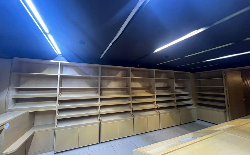 Аренда торговой площади 77 м2 на первой линии фото