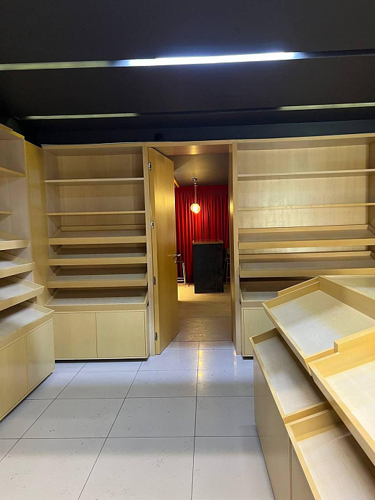 Аренда торговой площади 77 м2 на первой линии фото