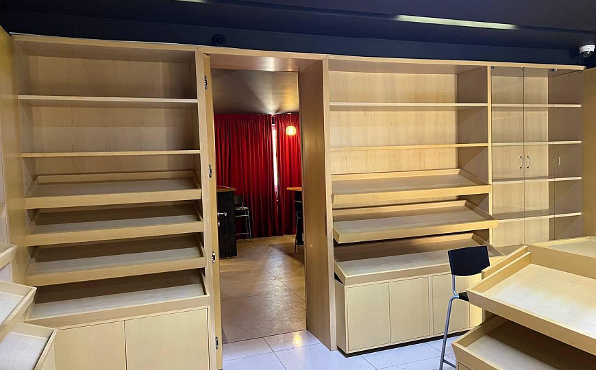 Аренда торговой площади 77 м2 на первой линии фото