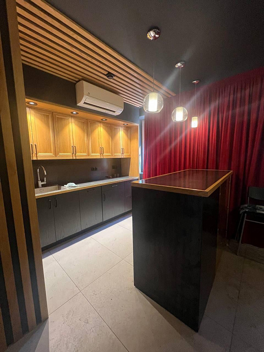 Аренда торговой площади 77 м2 на первой линии фото