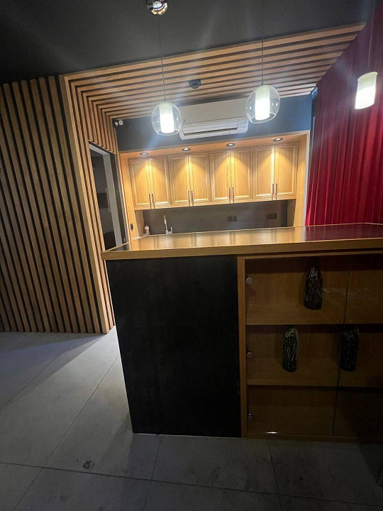 Аренда торговой площади 77 м2 на первой линии фото