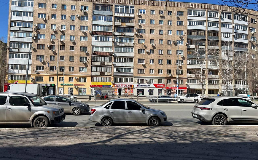 Аренда торговой площади 77 м2 на первой линии фото