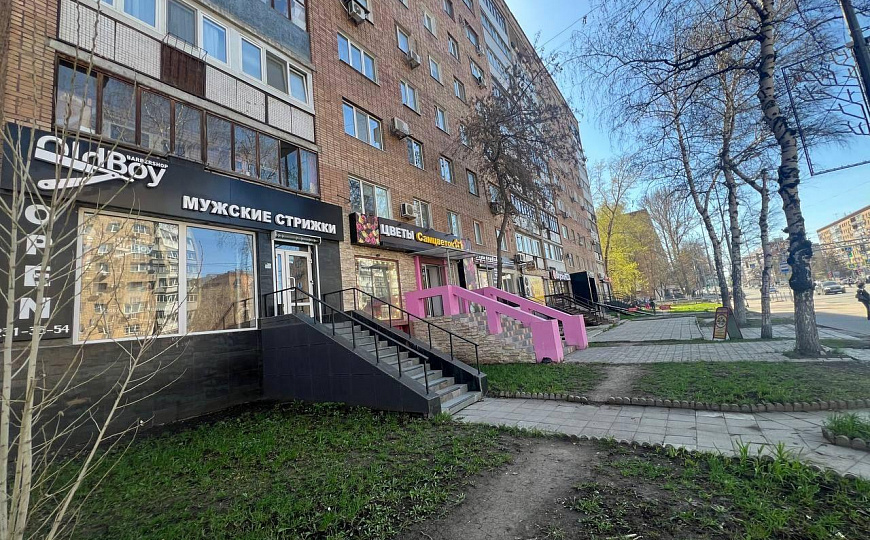 Аренда торговой площади 77 м2 на первой линии фото