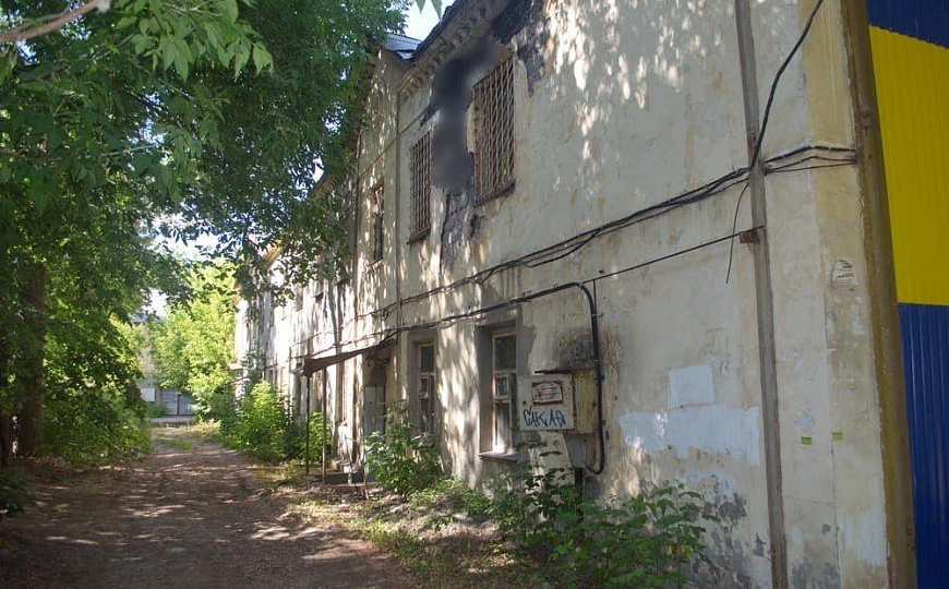 Продажа базы  988,6 м участком  фото