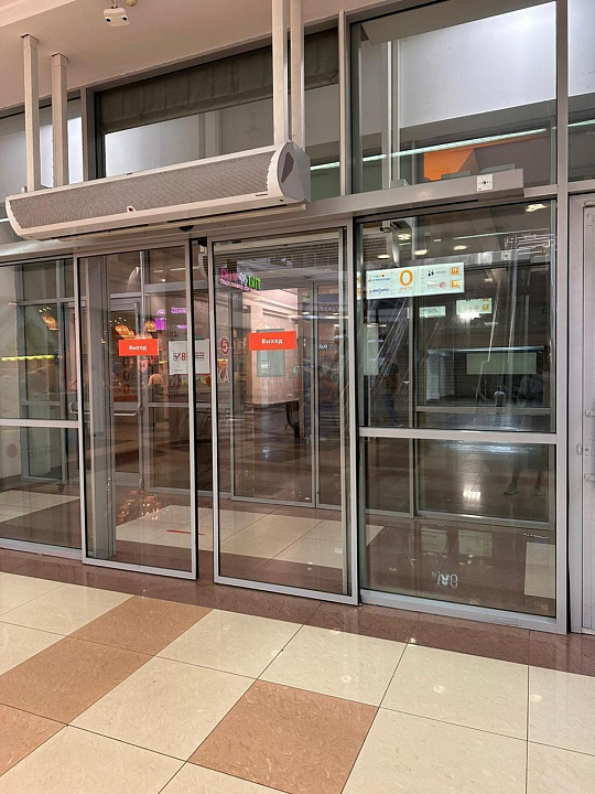 На трафике в ТЦ "Республика" 9.7 м² фото