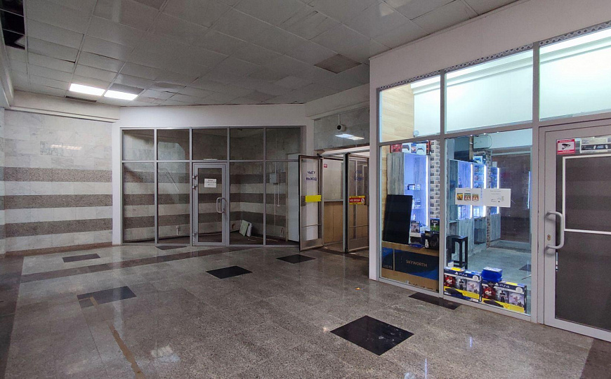 На трафике в ТЦ "Республика" 9.7 м² фото