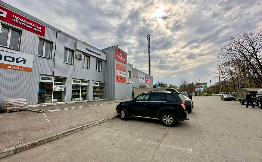 ТЦ 2659 м2 в г.Новокуйбышевск фото