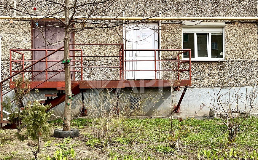 Помещение с арендаторами, доход сразу, 1 этаж, Восточная, 32 фото