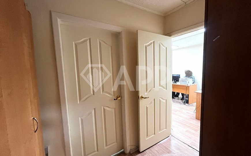 Помещение с арендаторами, доход сразу, 1 этаж, Восточная, 32 фото