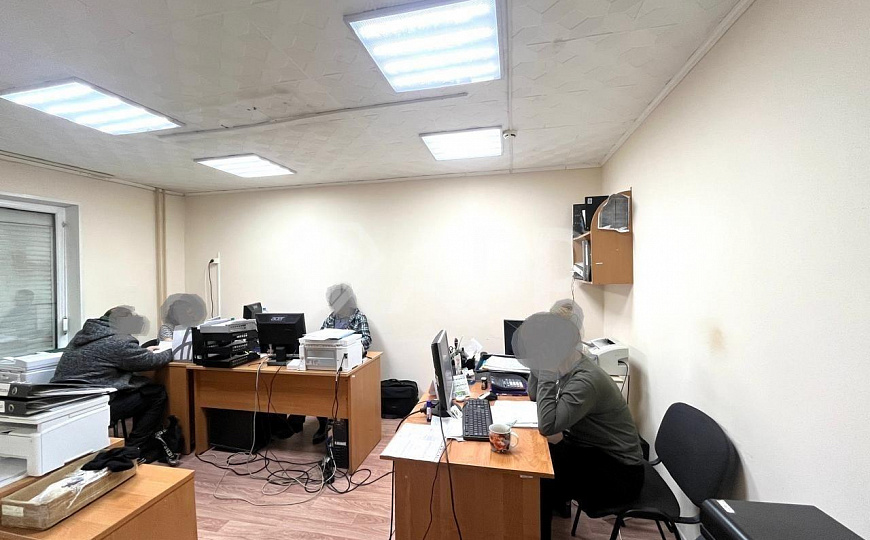 Помещение с арендаторами, доход сразу, 1 этаж, Восточная, 32 фото