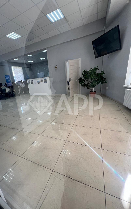 Сдам офисное помещение, 360 м² фото