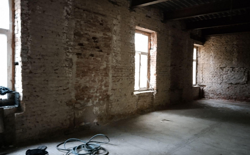 Здание с зем.участком, 2 270 м² фото