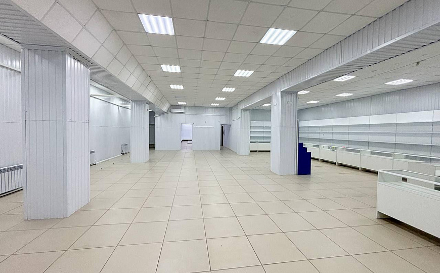 Аренда. 1 линия. 50  м2 фото