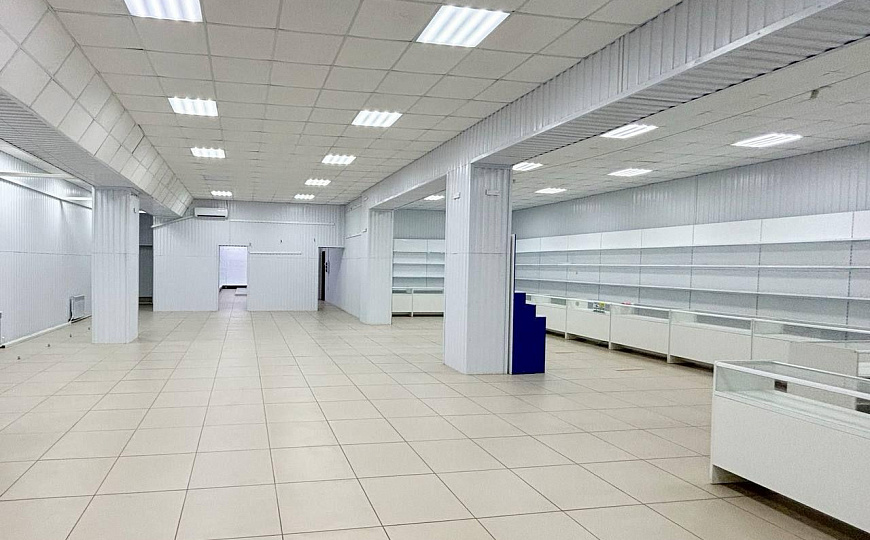 Аренда. 1 линия. 50  м2 фото