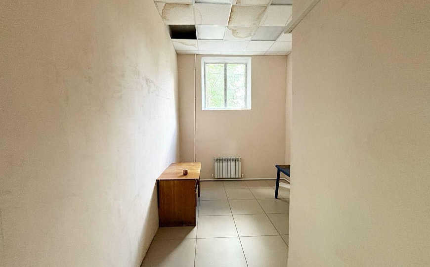 Аренда. 1 линия. 50  м2 фото