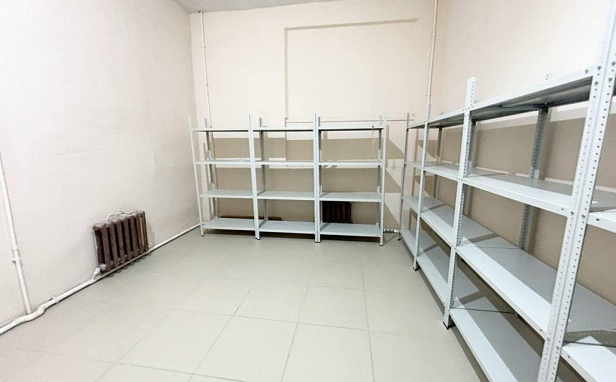 Аренда. 1 линия. 50  м2 фото