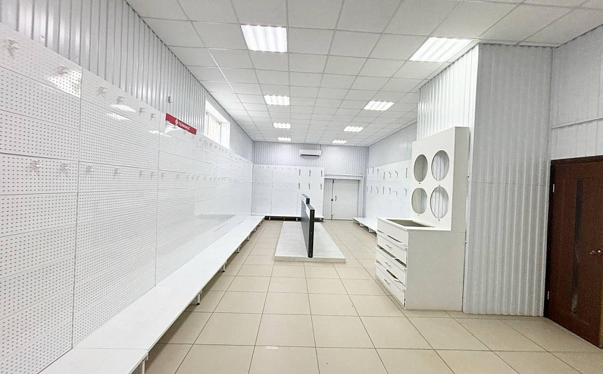 Аренда. 1 линия. 50  м2 фото