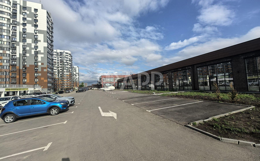 Сдам торговое помещение, 400 м² фото