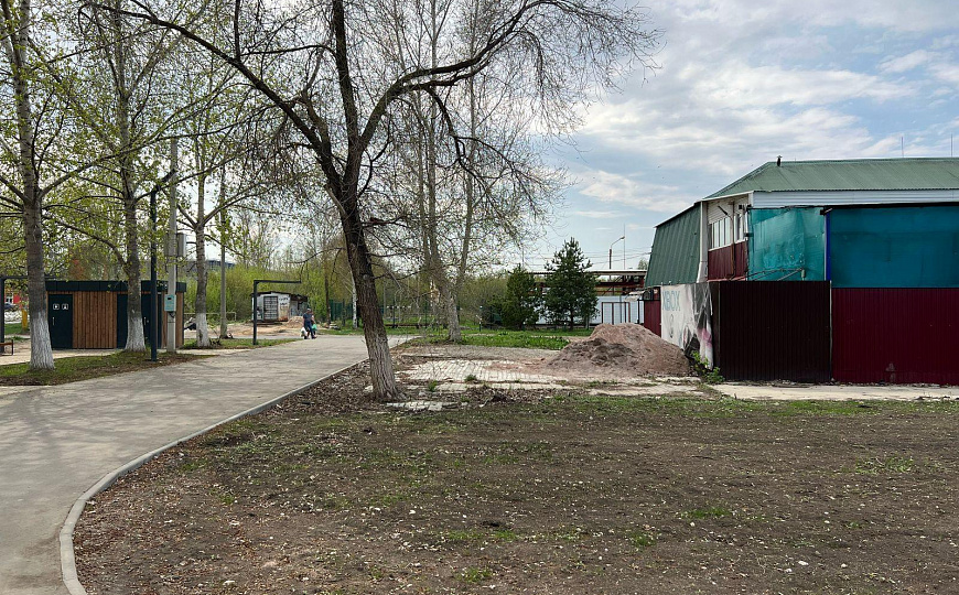 Продам отдельно стоящее здание свободного назначения в центральном парке г. Чапаевска Самарской обл. фото