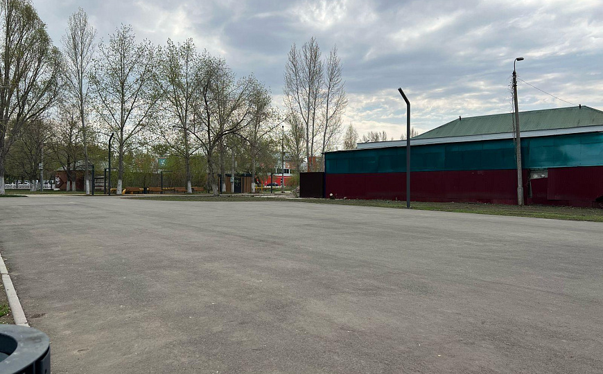 Продам отдельно стоящее здание свободного назначения в центральном парке г. Чапаевска Самарской обл. фото