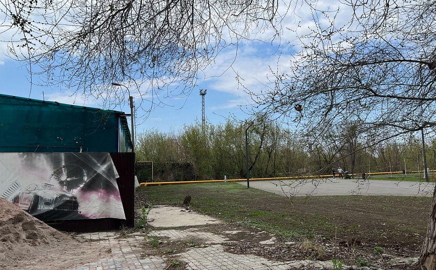 Продам отдельно стоящее здание свободного назначения в центральном парке г. Чапаевска Самарской обл. фото