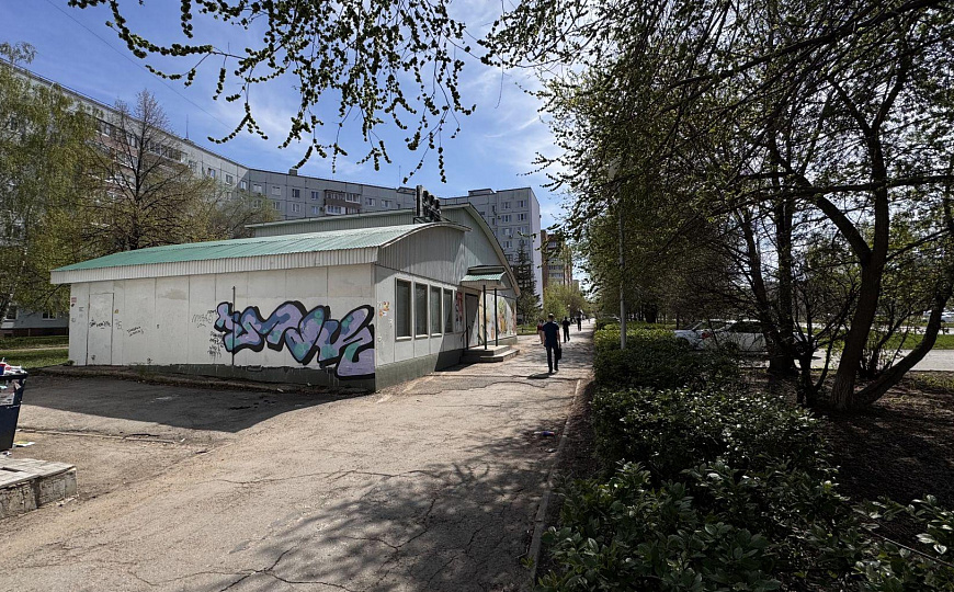 Магазин с арендаторами фото