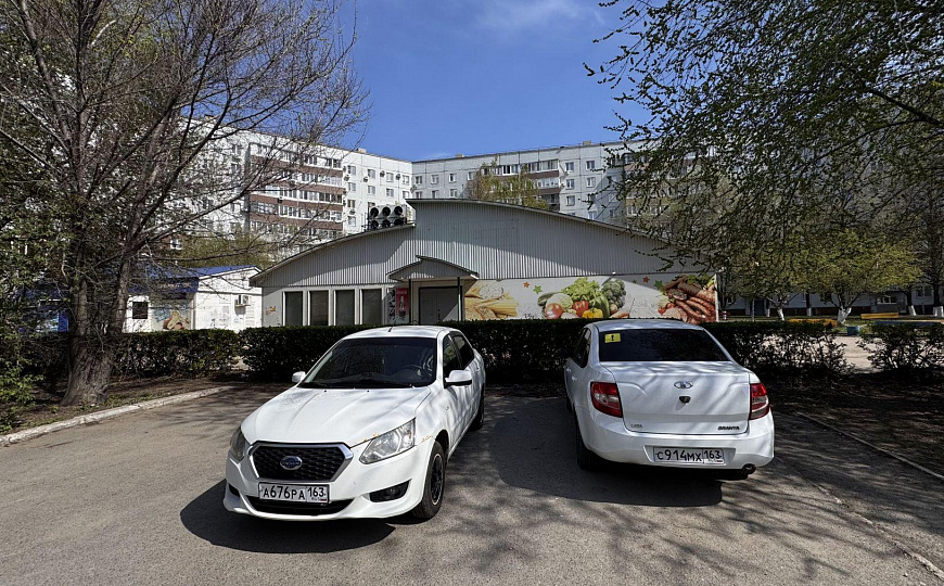 Магазин с арендаторами фото