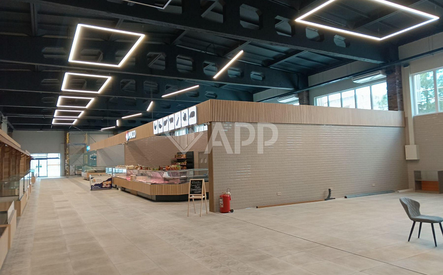 Сдам торговое помещение, 1 100 м² фото